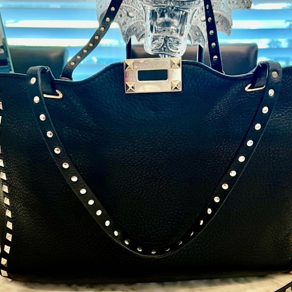 Valentino Garavani Rockstud Tote - Picture 12 of 14